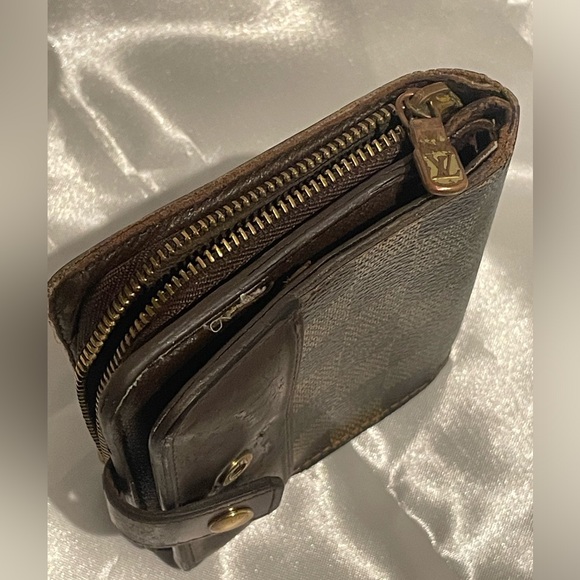 Louis Vuitton Damier Ebene Compact Wallet - Picture 6 of 13